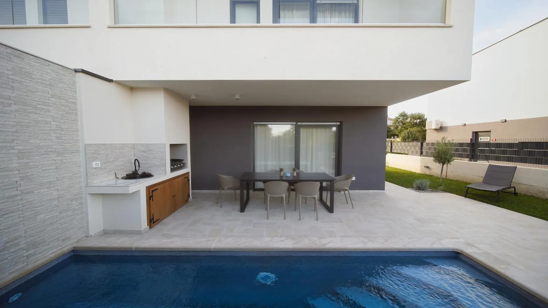 Villa Oasis Liznjan Holiday home